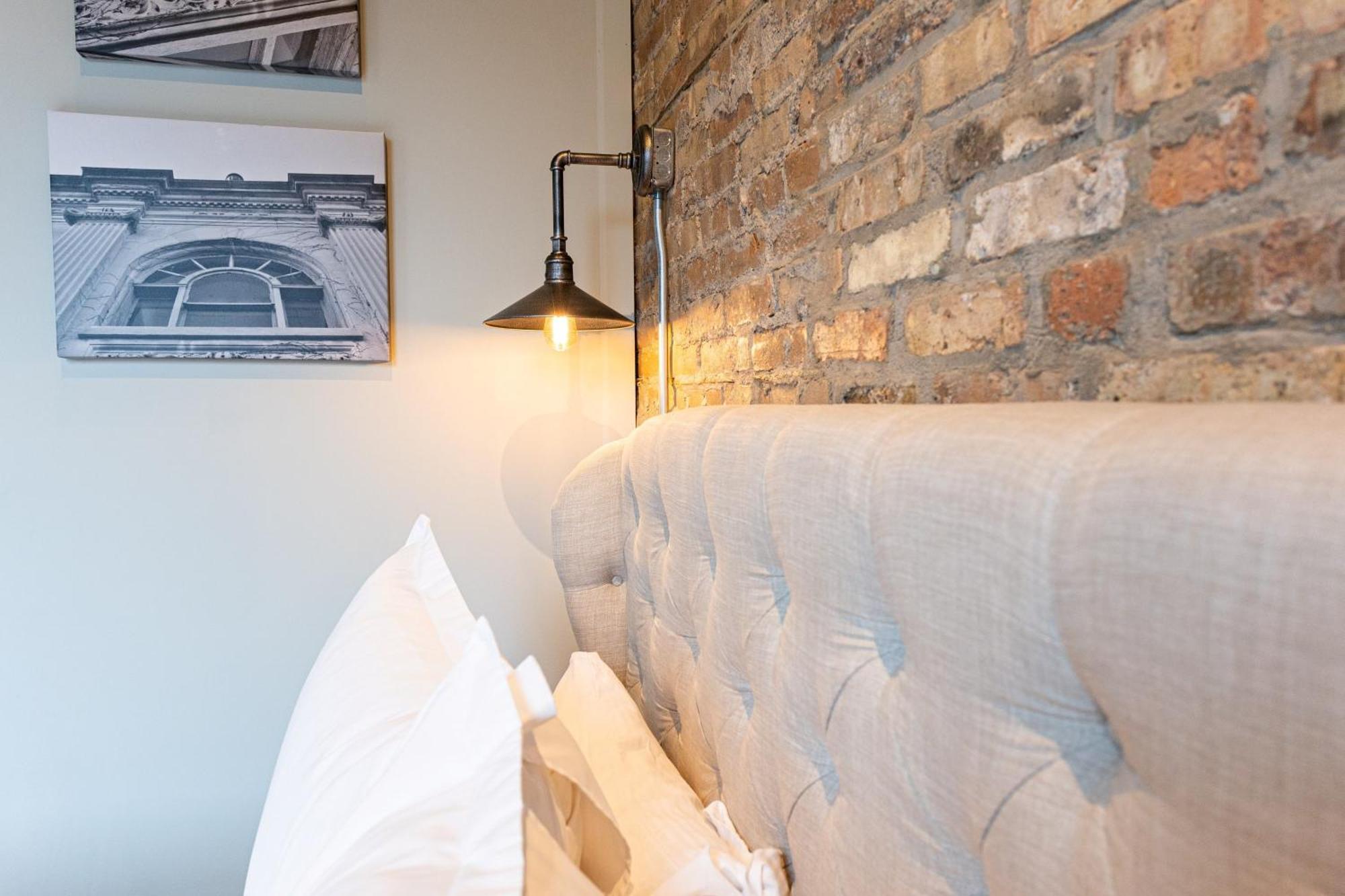 Hip Urban Loft - Small Town Charm - 124 Lofts #1 West Dundee المظهر الخارجي الصورة