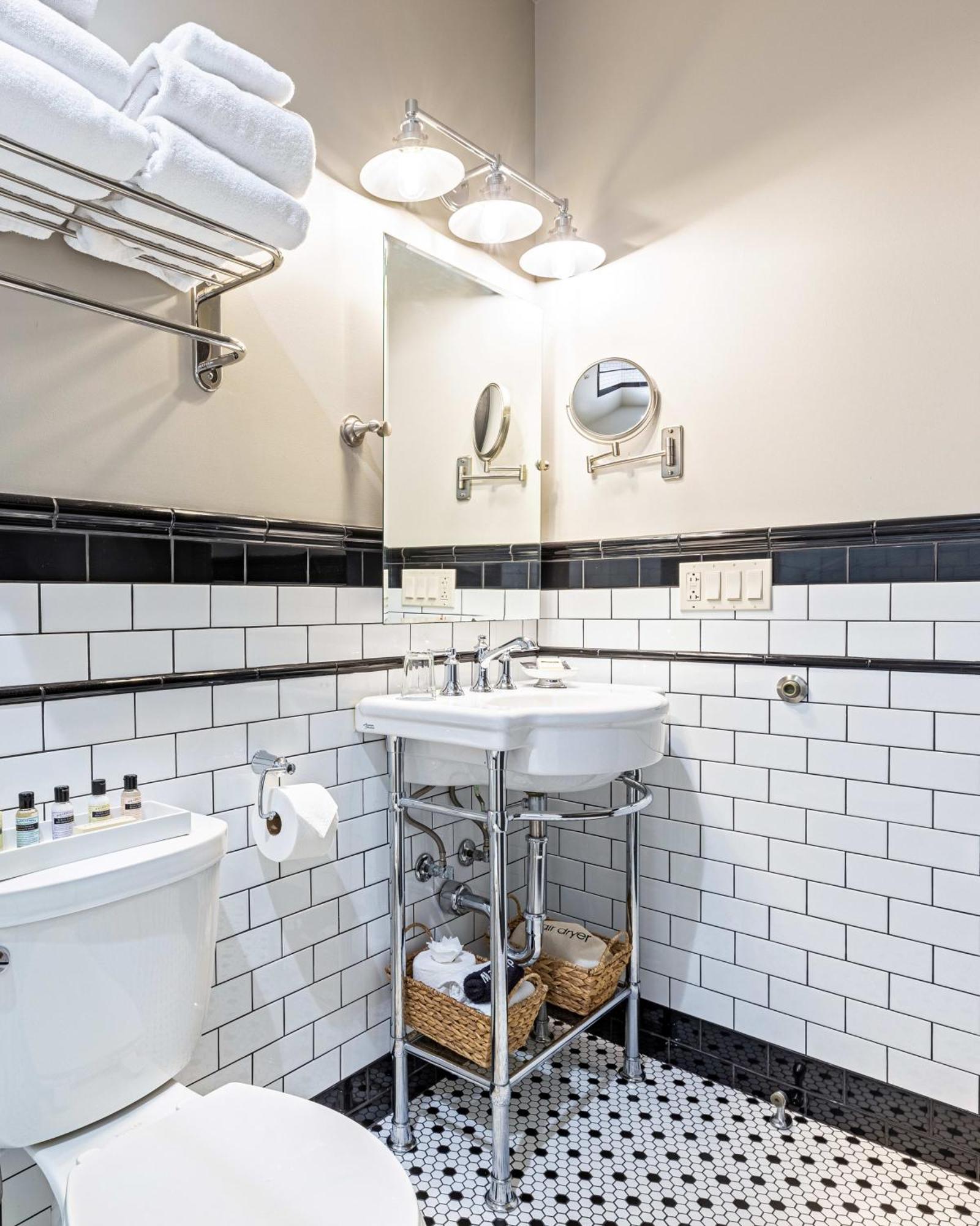 Hip Urban Loft - Small Town Charm - 124 Lofts #1 West Dundee المظهر الخارجي الصورة